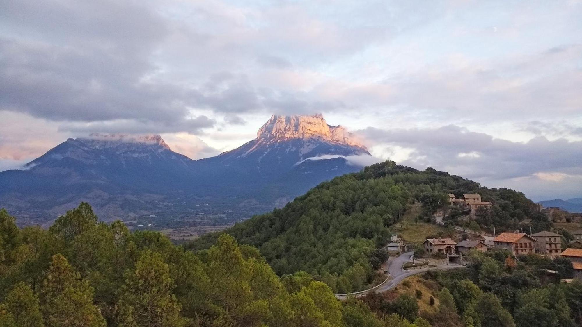 Casa Pirinea Ordesa Guest House Belsierre Exterior photo
